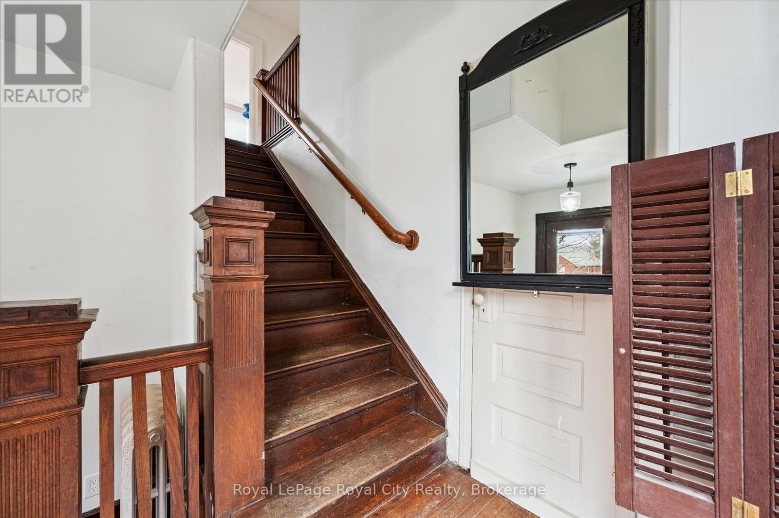 Upper - 467 Woolwich Street, Guelph, Ontario  N1H 3X6 - Photo 4 - X12945690