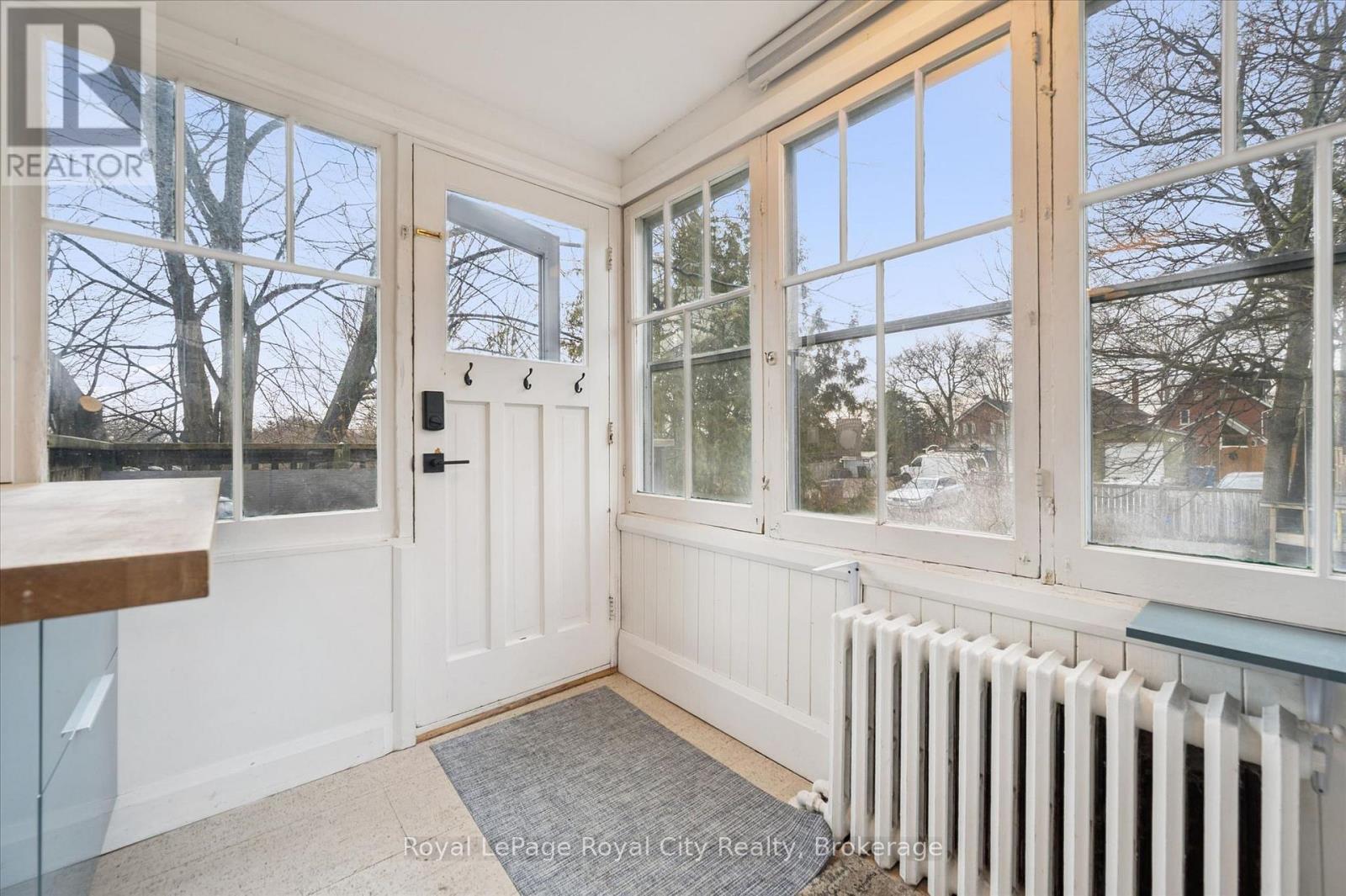 Upper - 467 Woolwich Street, Guelph, Ontario  N1H 3X6 - Photo 5 - X12945690