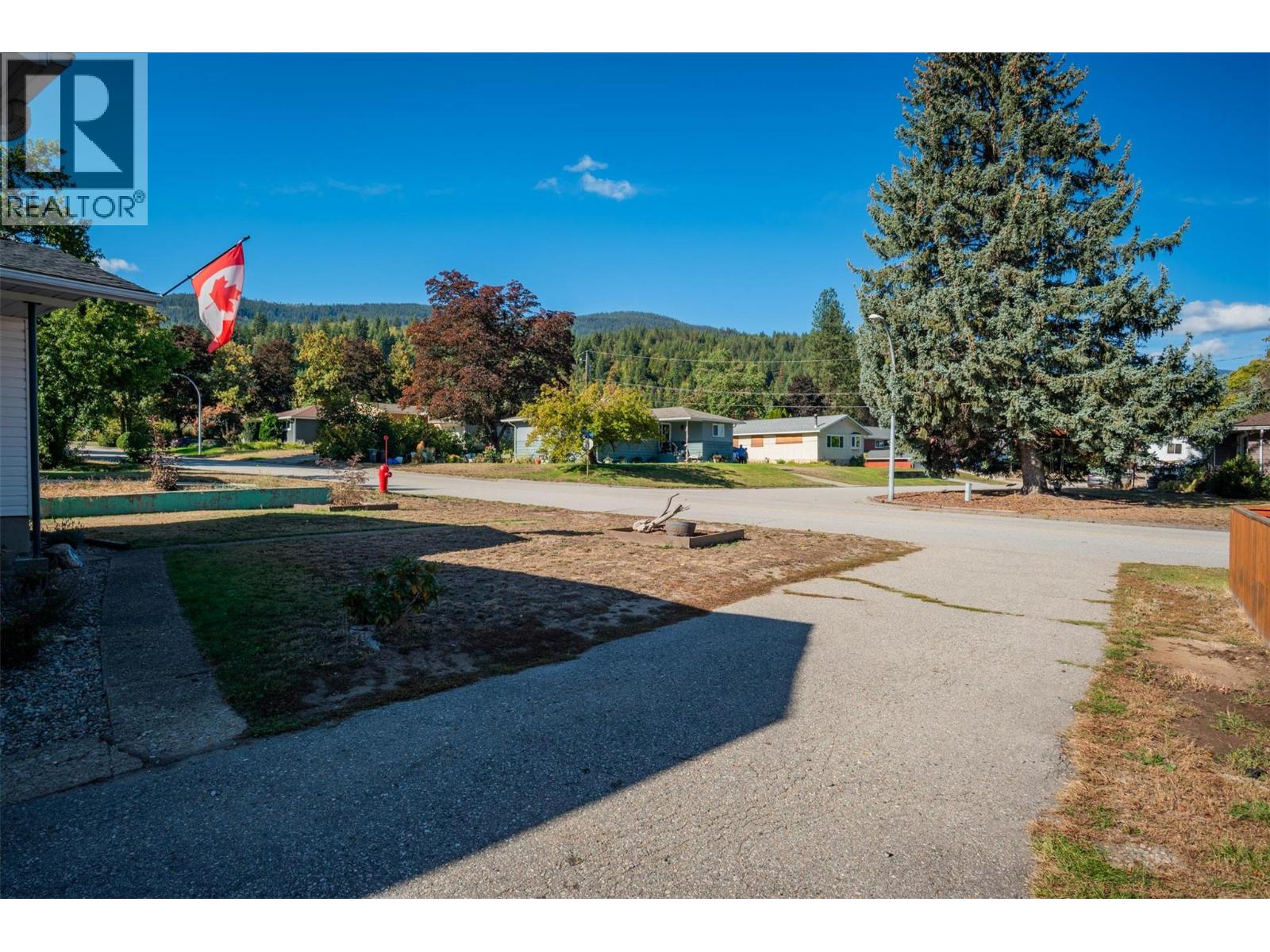 204 Pinewood Drive, Castlegar, British Columbia  V1N 2M4 - Photo 52 - 10373393
