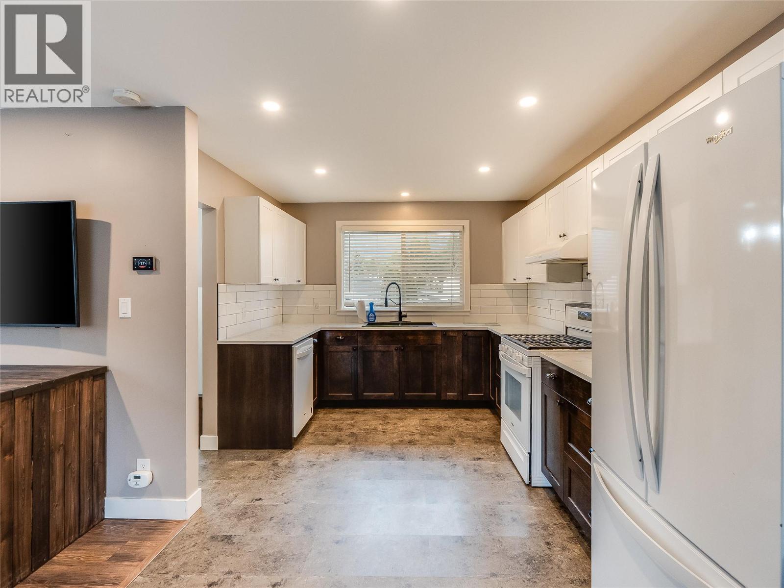 204 Pinewood Drive, Castlegar, British Columbia  V1N 2M4 - Photo 15 - 10373393