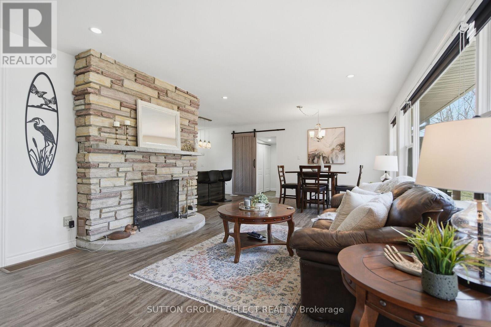 21069 Riverview Drive, Thames Centre, Ontario  N0M 2P0 - Photo 13 - X12945662