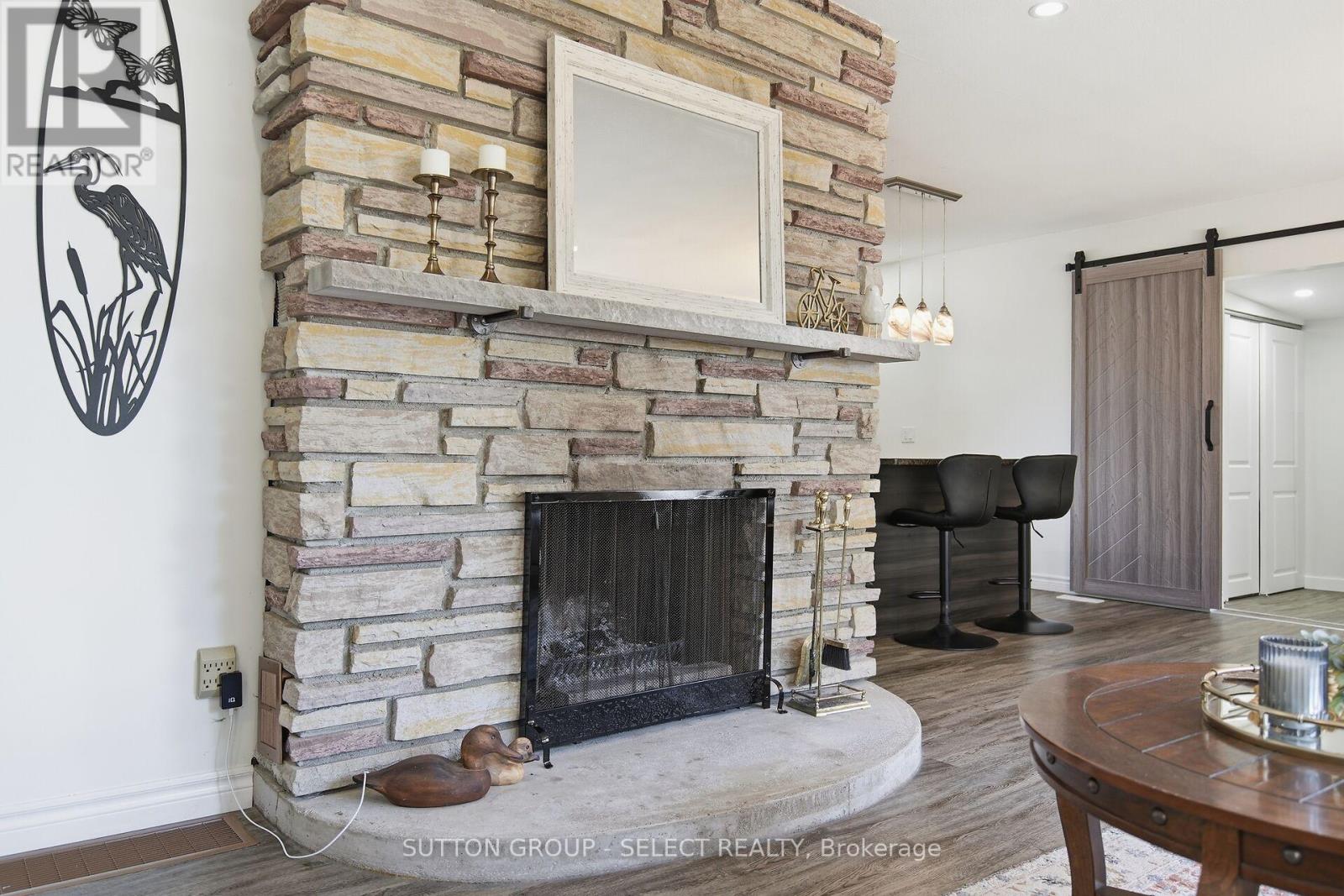 21069 Riverview Drive, Thames Centre, Ontario  N0M 2P0 - Photo 14 - X12945662