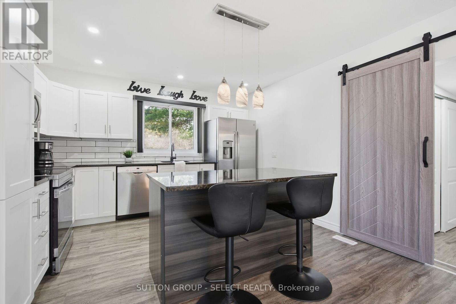 21069 Riverview Drive, Thames Centre, Ontario  N0M 2P0 - Photo 17 - X12945662