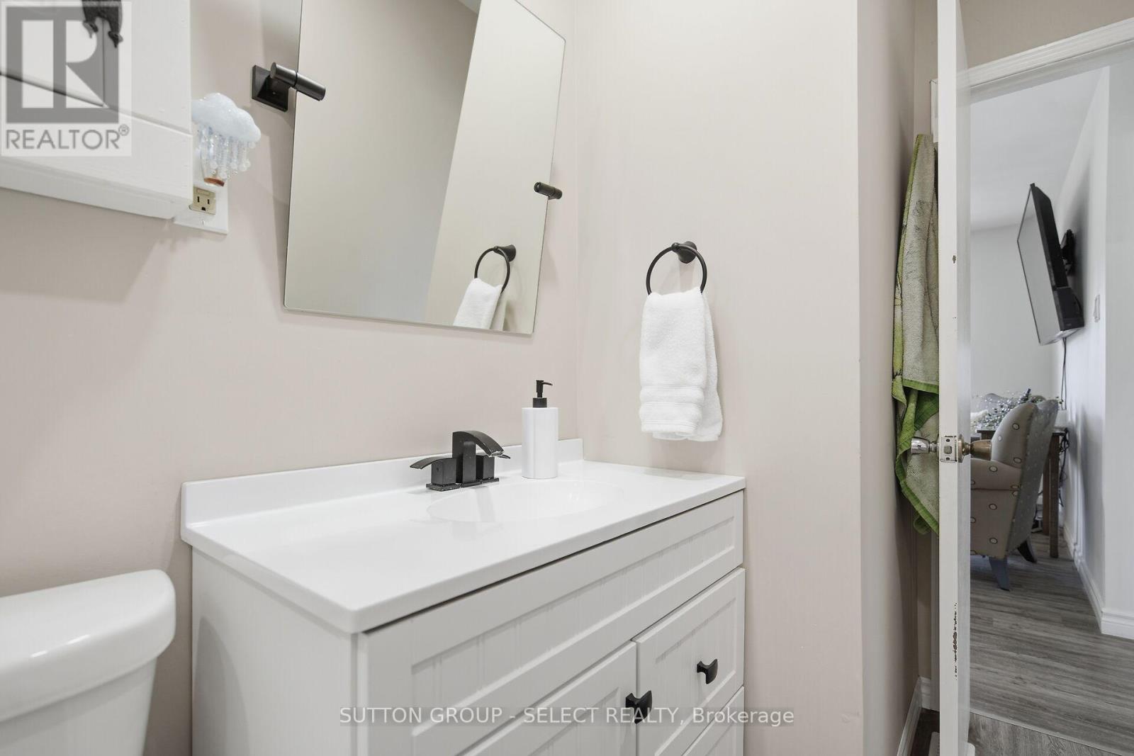 21069 Riverview Drive, Thames Centre, Ontario  N0M 2P0 - Photo 30 - X12945662