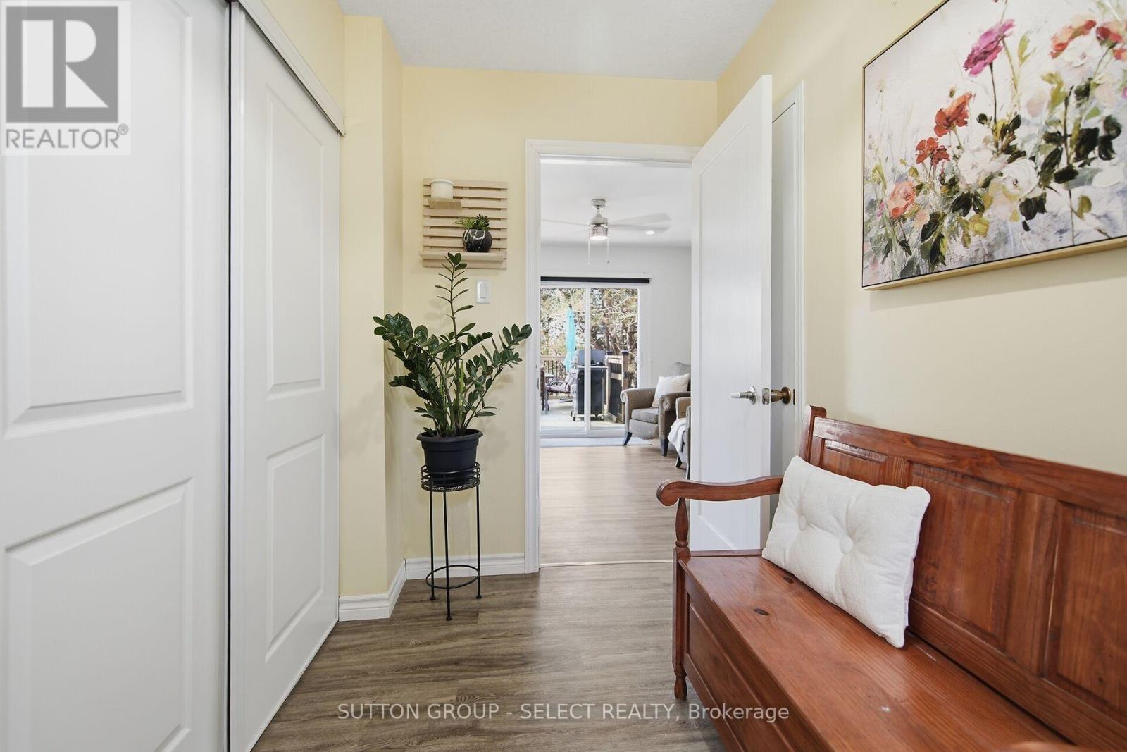 21069 Riverview Drive, Thames Centre, Ontario  N0M 2P0 - Photo 9 - X12945662