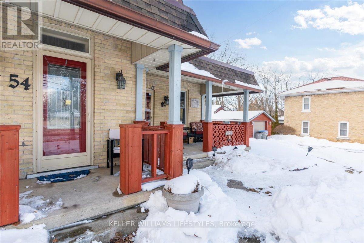 54 Main Street S, Lambton Shores, Ontario  N0N 1J0 - Photo 5 - X12945674