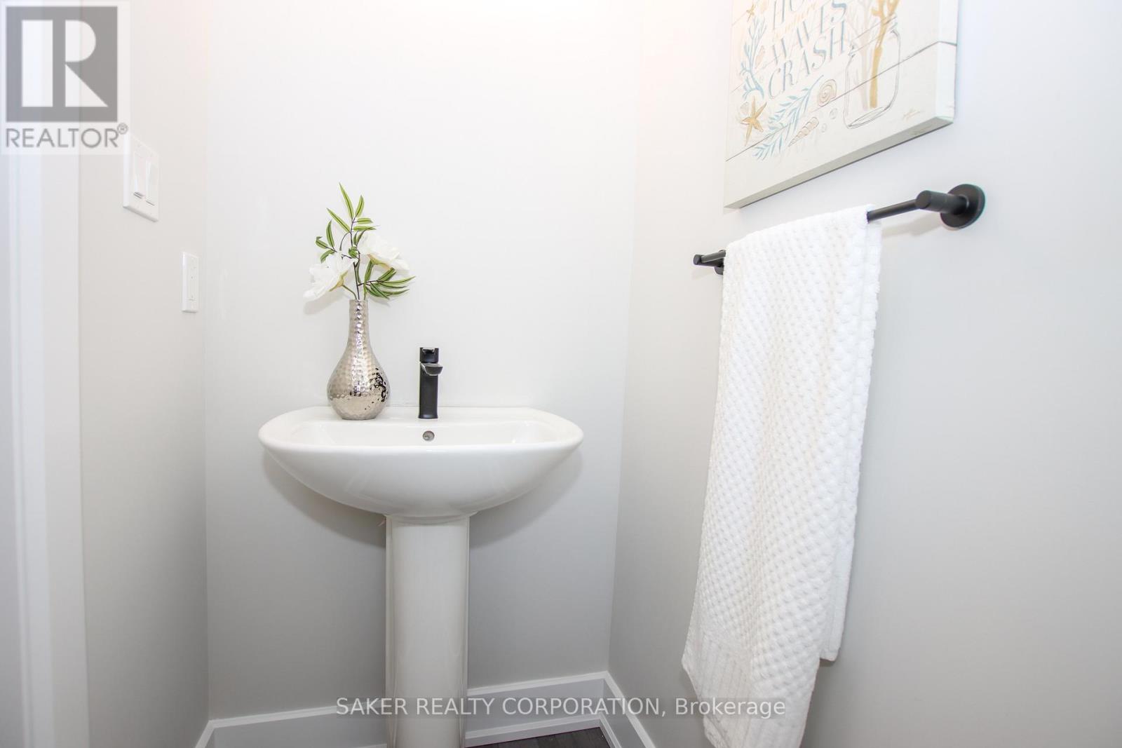 579 Regent Street, Strathroy-Caradoc (Mount Brydges), Ontario  N0L 1W0 - Photo 3 - X12945814