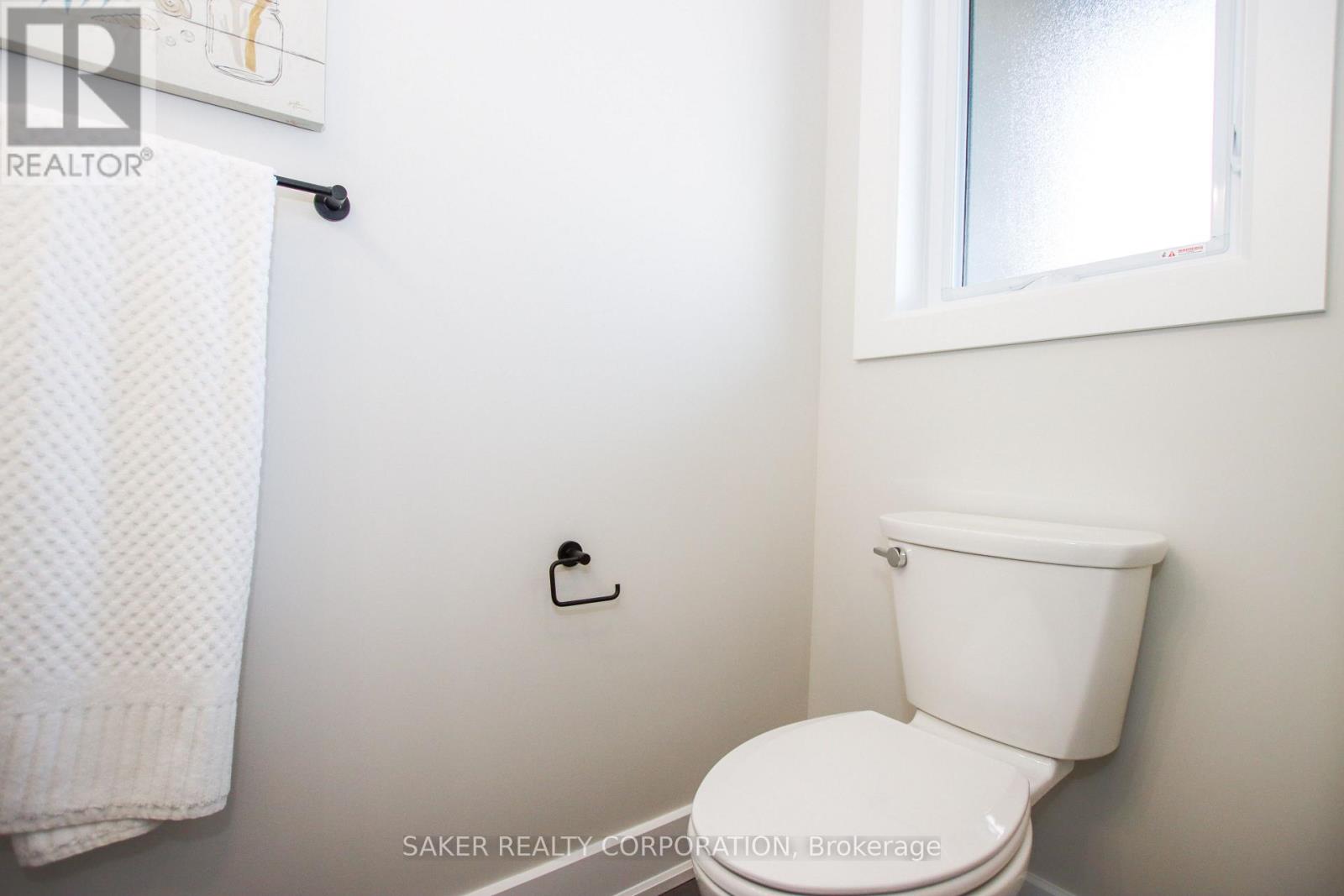 579 Regent Street, Strathroy-Caradoc (Mount Brydges), Ontario  N0L 1W0 - Photo 4 - X12945814