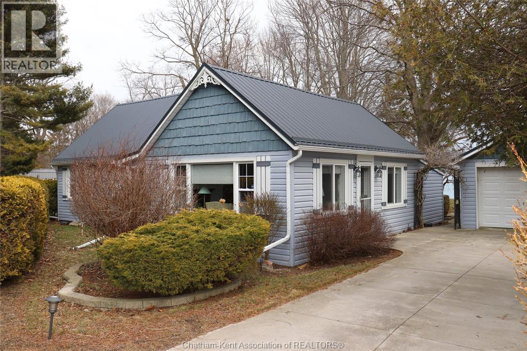 MLS# 26006557: 19441 Bloomfield ROAD, Raleigh Township, Canada