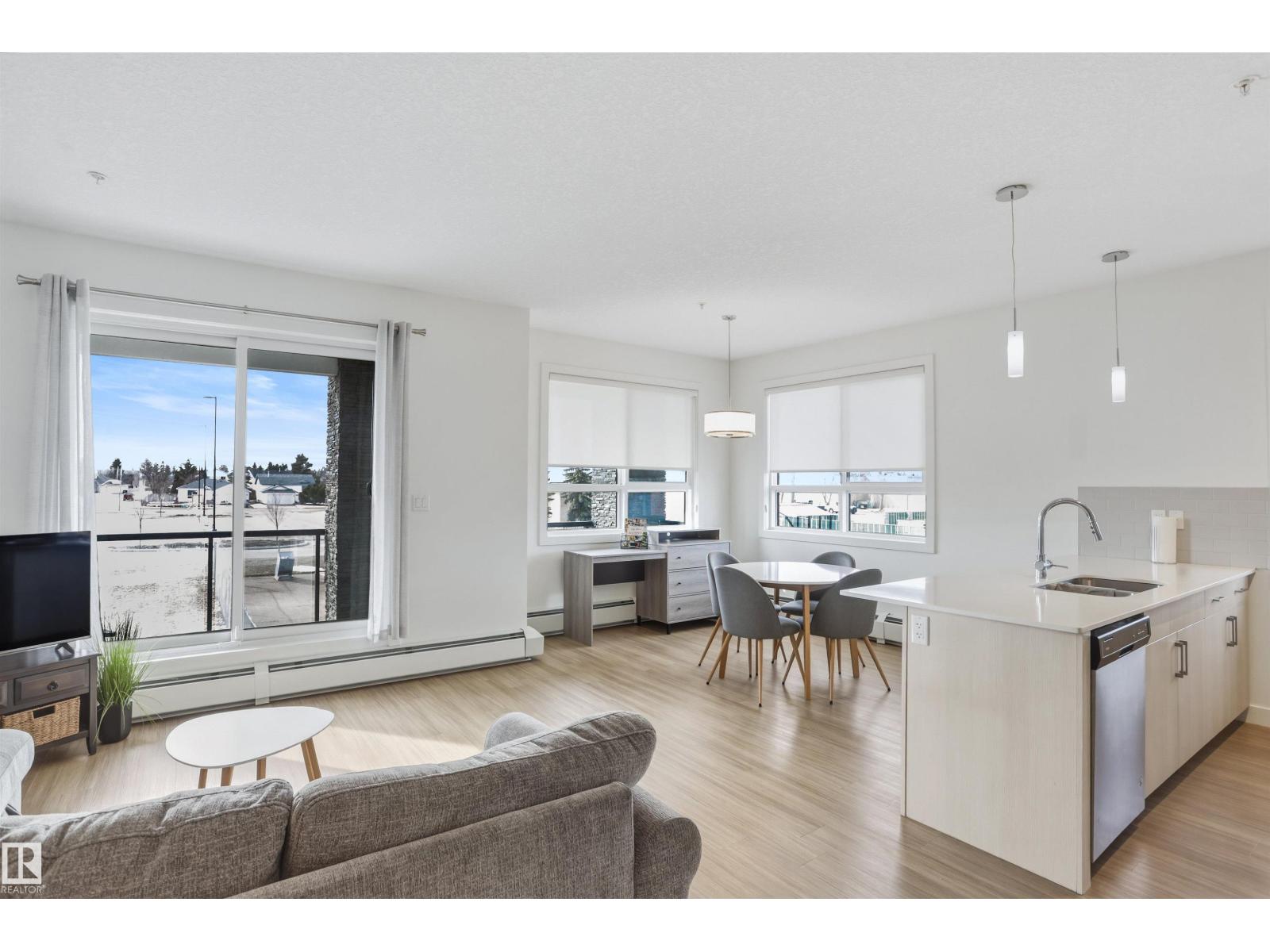 #203 17 Columbia Av W, Devon, Alberta  T9G 1Y7 - Photo 1 - E4480057