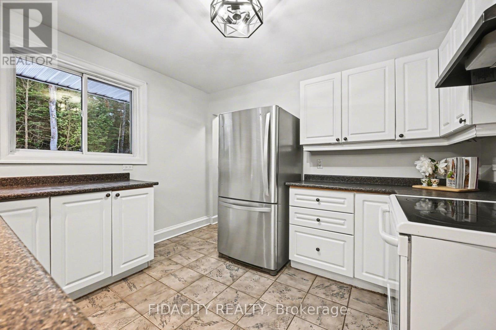 145 Bellamy Road, Mcnab/braeside, Ontario  K0A 3L0 - Photo 16 - X12945746