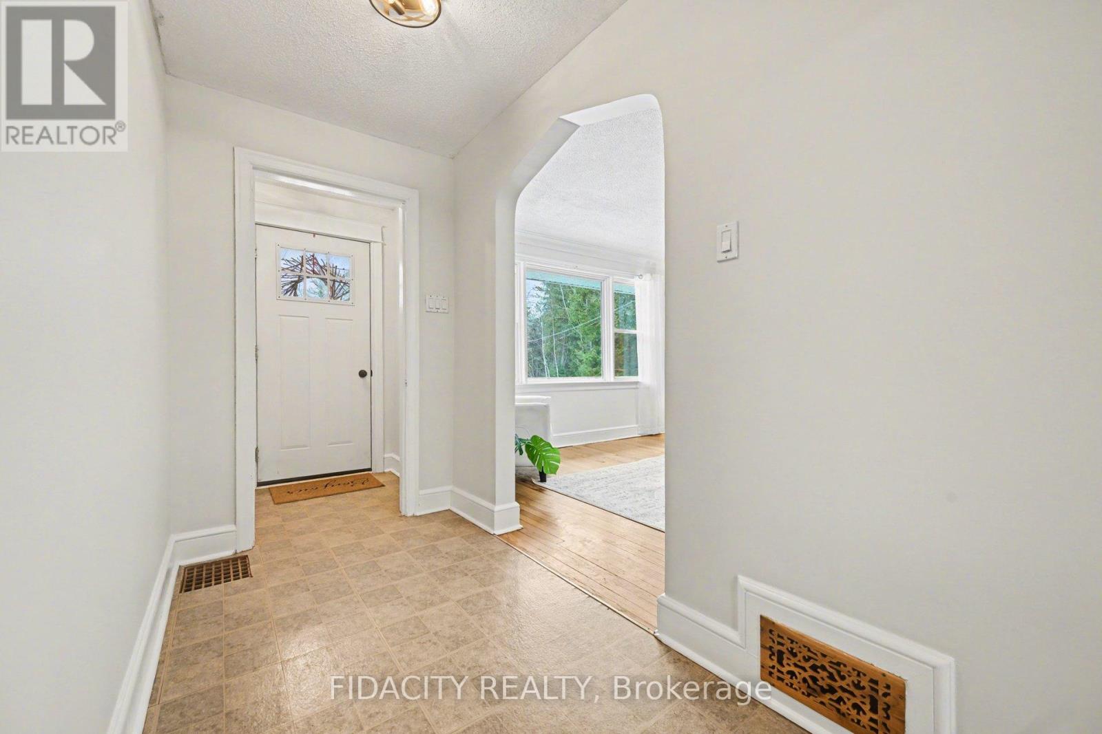 145 Bellamy Road, Mcnab/braeside, Ontario  K0A 3L0 - Photo 5 - X12945746