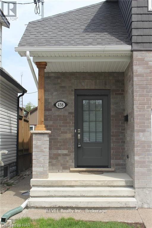 438 Mcalpine Avenue N, Welland, Ontario  L3B 1T3 - Photo 2 - X12945630