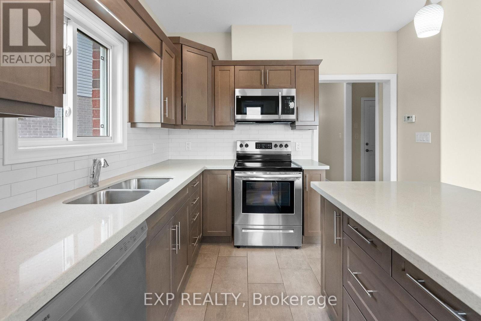 33 Cinnamon Street, Thorold, Ontario  L2V 0H6 - Photo 15 - X12945798