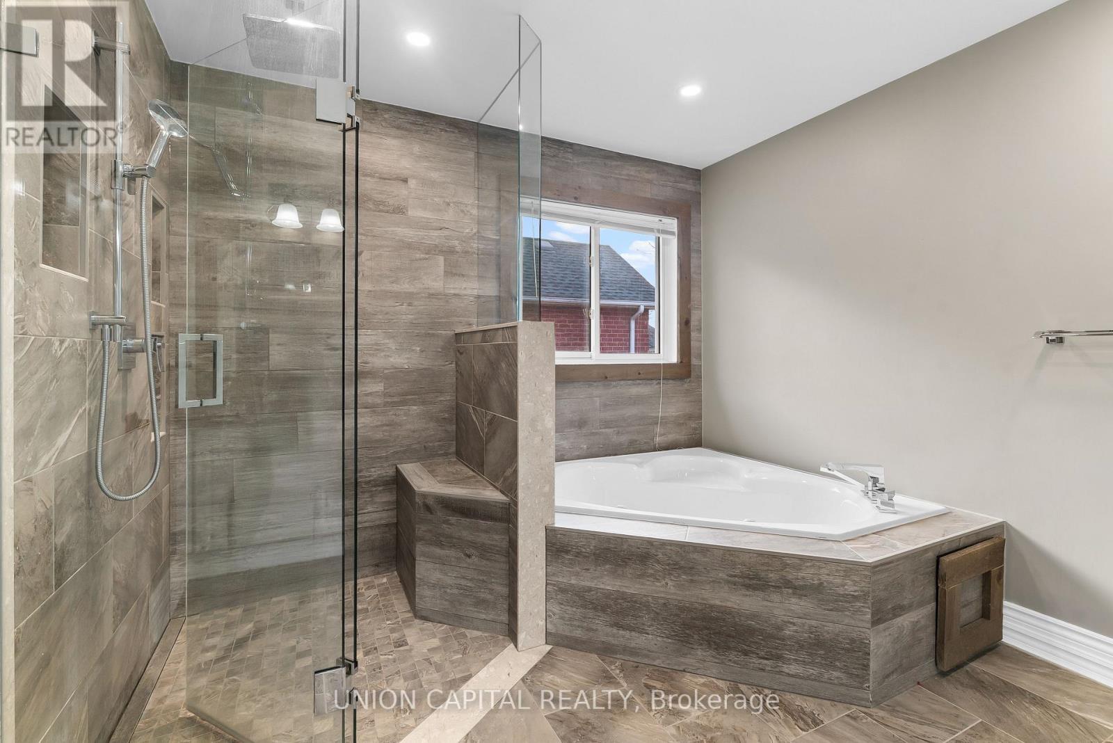 86 Charing Crescent, Aurora, Ontario  L4G 6P5 - Photo 24 - N12945498