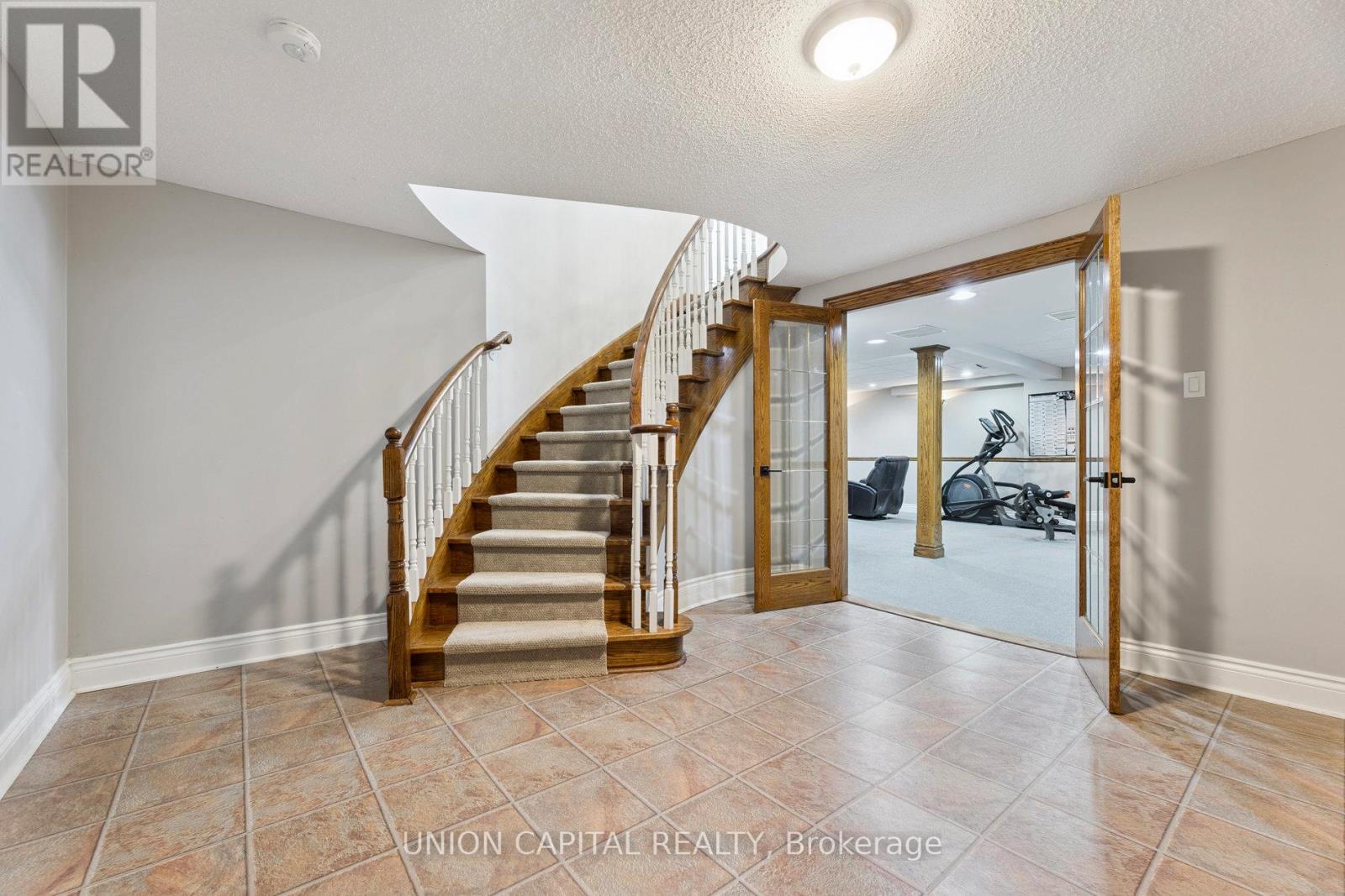 86 Charing Crescent, Aurora, Ontario  L4G 6P5 - Photo 38 - N12945498