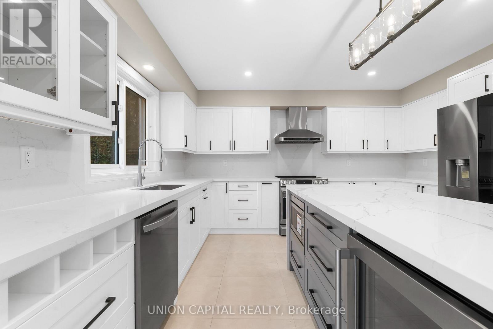 86 Charing Crescent, Aurora, Ontario  L4G 6P5 - Photo 7 - N12945498