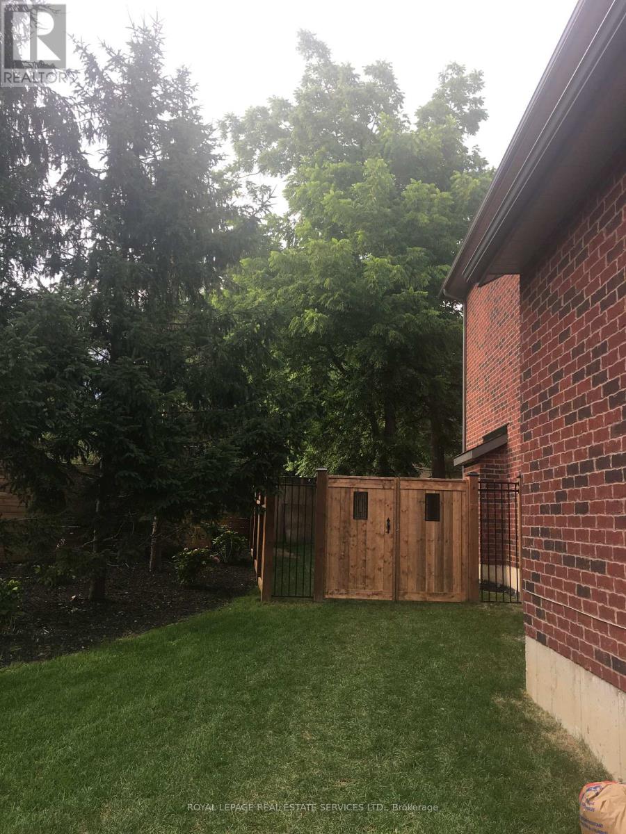 125 Paliser Court, Oakville, Ontario  L6K 2H1 - Photo 40 - W12937084