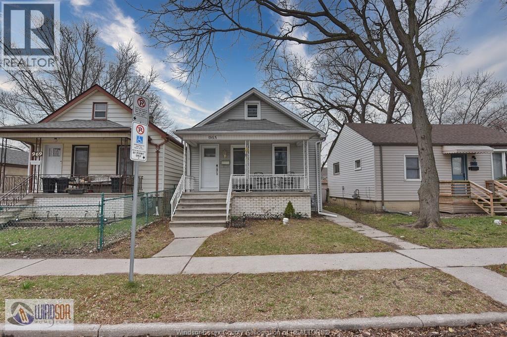 965 Bridge, Windsor, Ontario  N9B 2M9 - Photo 2 - 26006773