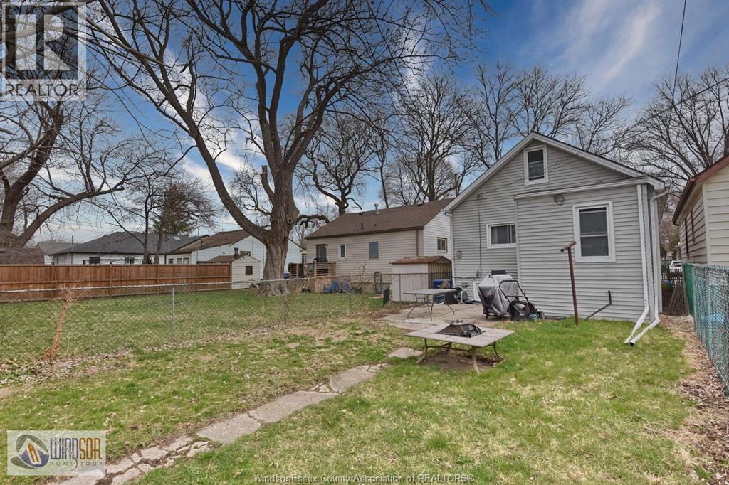 965 Bridge, Windsor, Ontario  N9B 2M9 - Photo 41 - 26006773