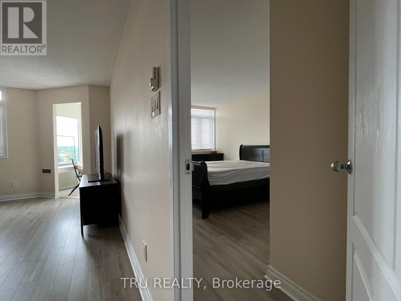 718 - 1025 Grenon Avenue, Ottawa, Ontario  K2B 8S5 - Photo 8 - X12942526