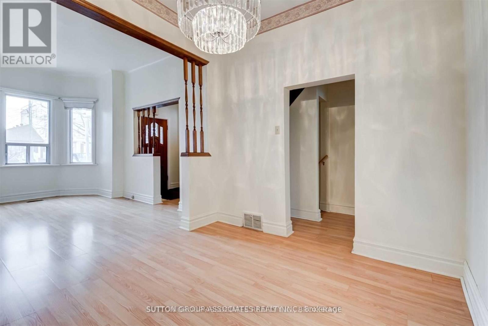 491 Roxton Road, Toronto, Ontario  M6G 3R5 - Photo 3 - C12945722