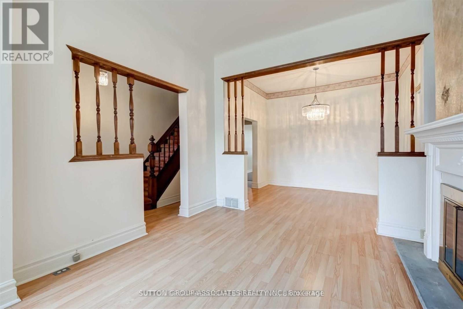 491 Roxton Road, Toronto, Ontario  M6G 3R5 - Photo 5 - C12945722