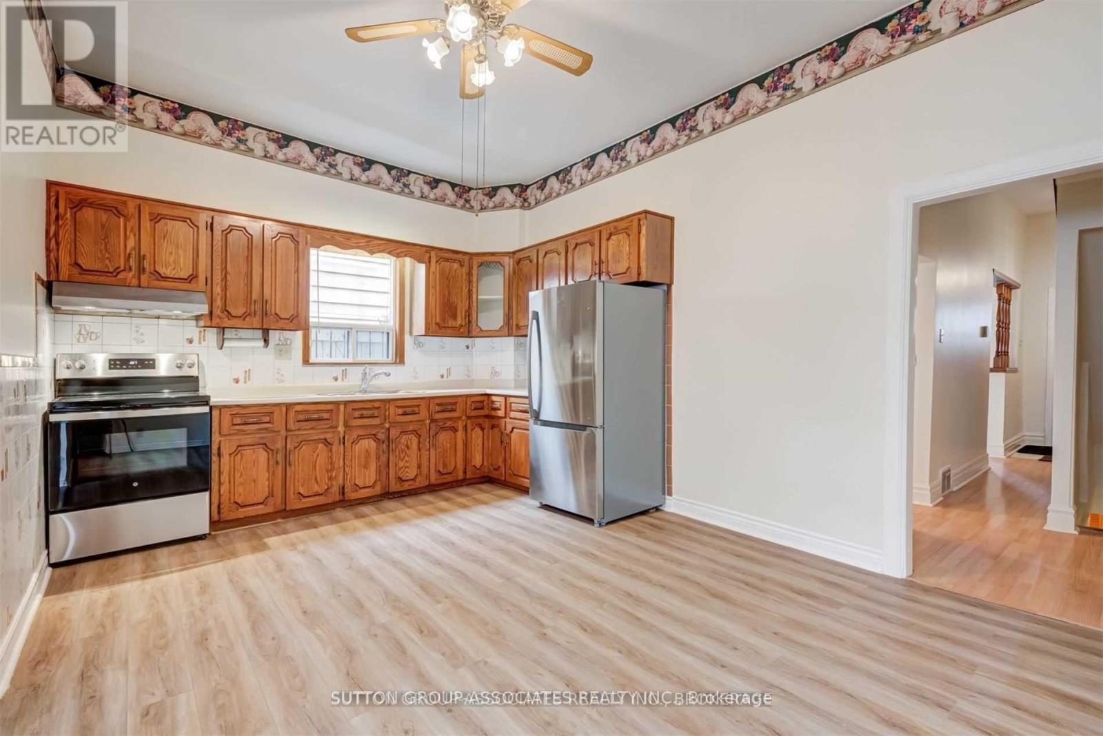 491 Roxton Road, Toronto, Ontario  M6G 3R5 - Photo 6 - C12945722