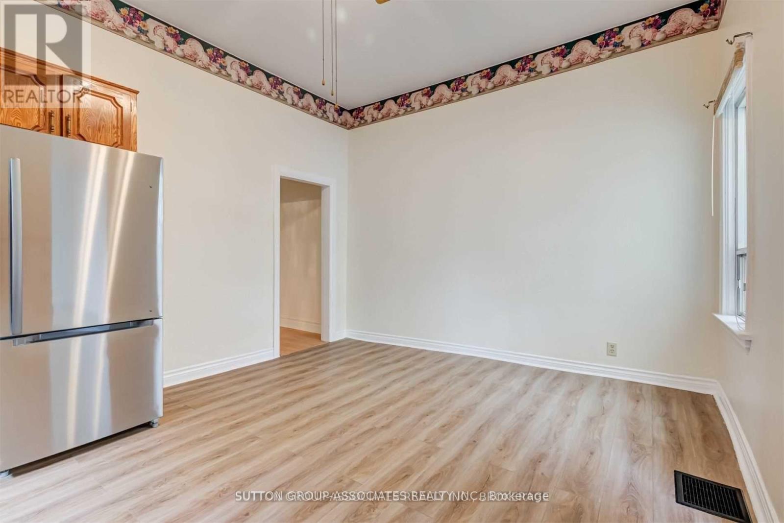 491 Roxton Road, Toronto, Ontario  M6G 3R5 - Photo 9 - C12945722