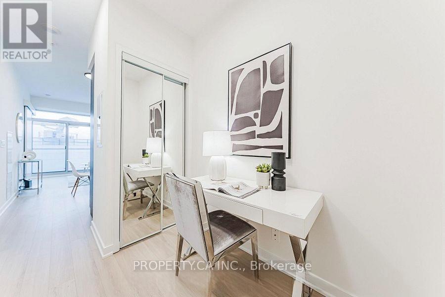 4809 - 14 York Street, Toronto, Ontario  M5J 2Z2 - Photo 3 - C12945740