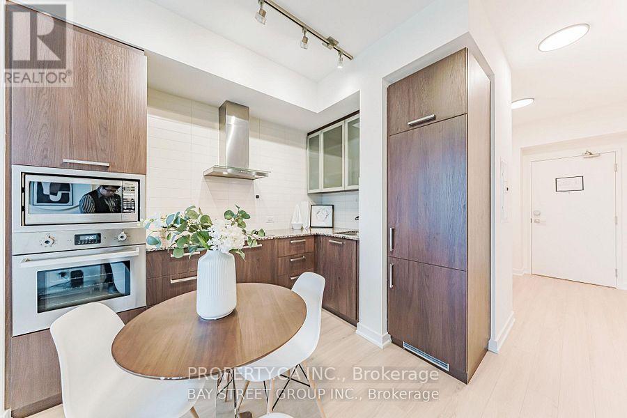 4809 - 14 York Street, Toronto, Ontario  M5J 2Z2 - Photo 4 - C12945740