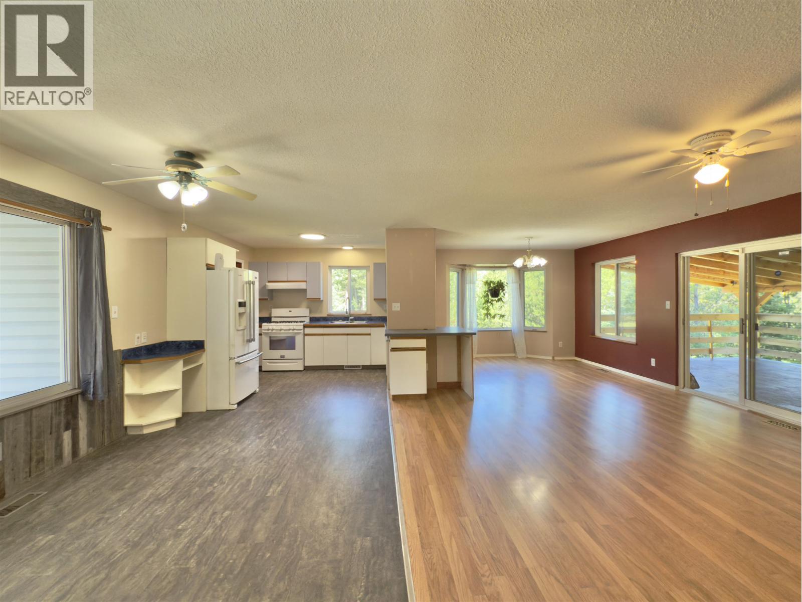 3251 Pigeon Road, 150 Mile House, British Columbia  V0K 2G0 - Photo 6 - R3028497