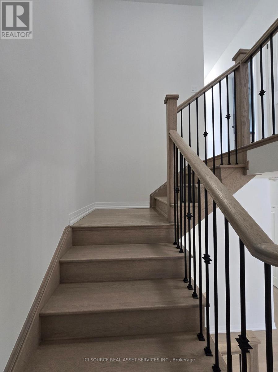 45 Auckland Drive, Whitby, Ontario  L1P 0H4 - Photo 7 - E12945550