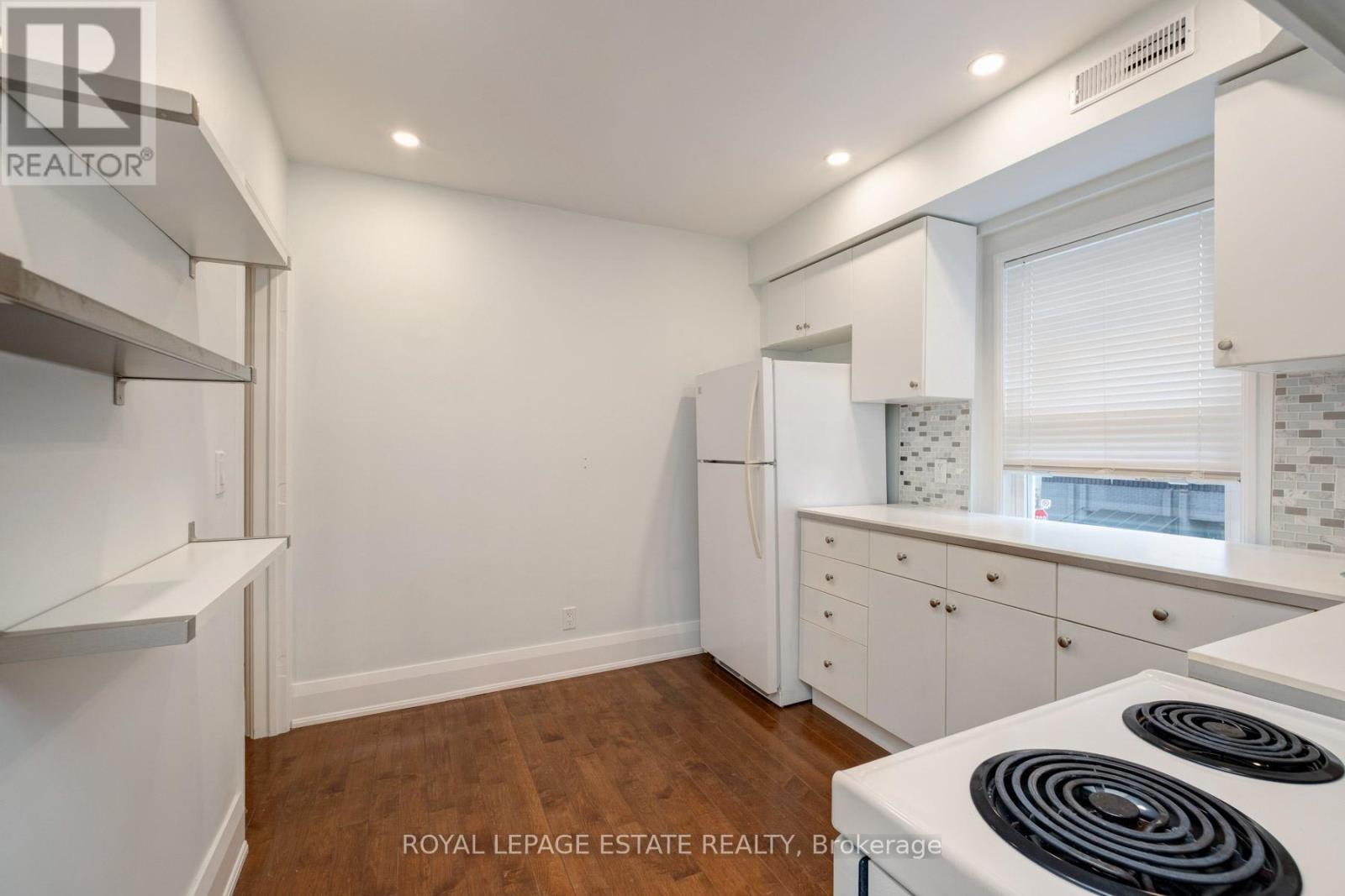 Upper - 322 Silver Birch Avenue, Toronto, Ontario  M4E 3L5 - Photo 10 - E12945628