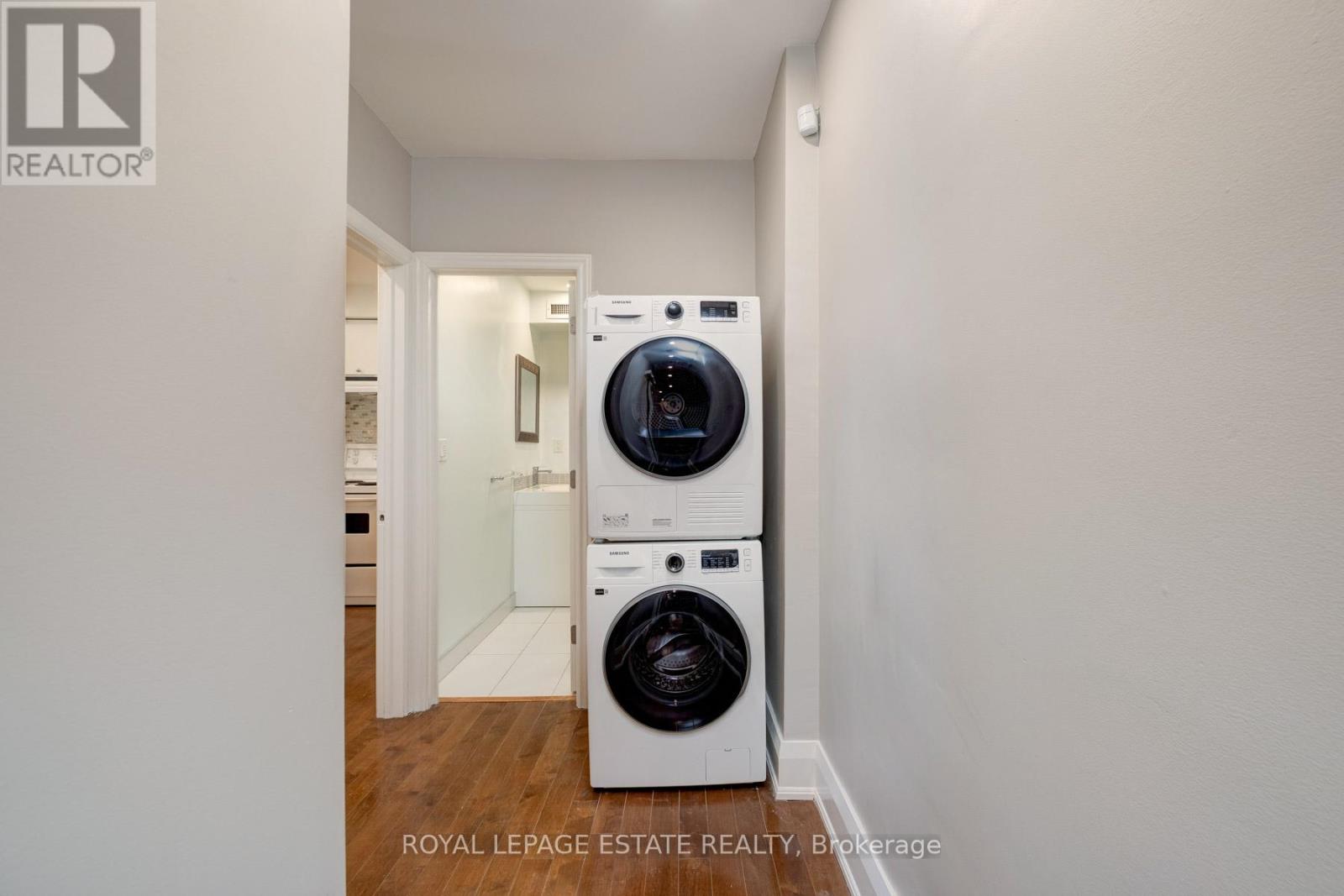 Upper - 322 Silver Birch Avenue, Toronto, Ontario  M4E 3L5 - Photo 17 - E12945628