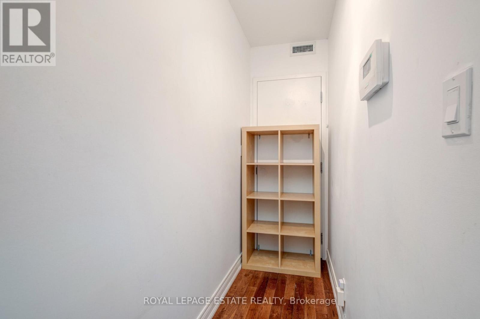 Upper - 322 Silver Birch Avenue, Toronto, Ontario  M4E 3L5 - Photo 18 - E12945628