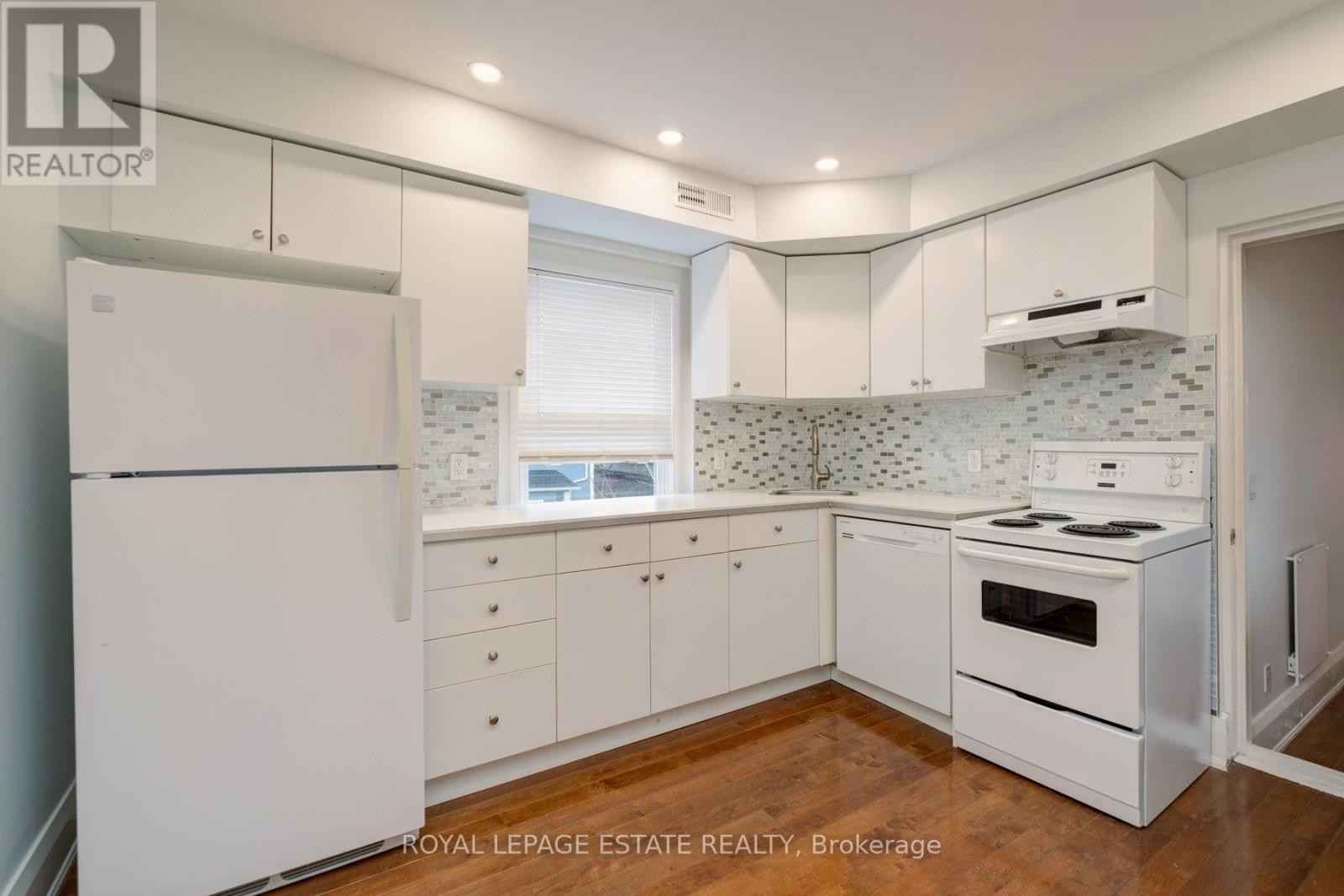 Upper - 322 Silver Birch Avenue, Toronto, Ontario  M4E 3L5 - Photo 9 - E12945628