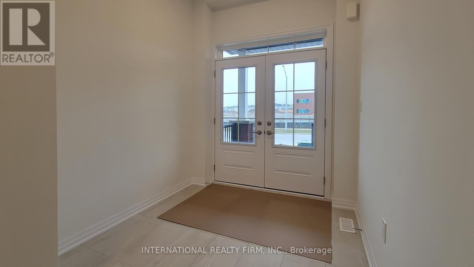 143 Northglen Boulevard, Clarington, Ontario  L1C 0T9 - Photo 4 - E12945758