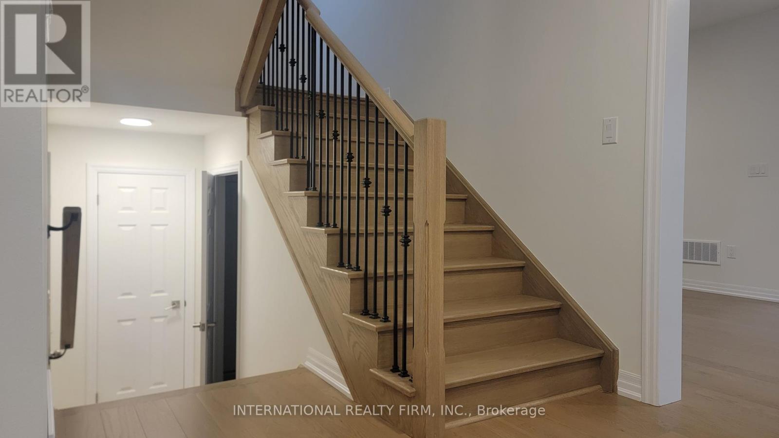 143 Northglen Boulevard, Clarington, Ontario  L1C 0T9 - Photo 7 - E12945758