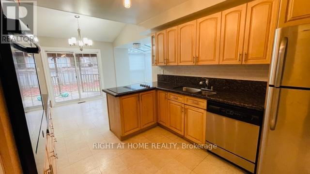 35 Davies Crescent, Whitby, Ontario  L1N 8X4 - Photo 5 - E12945762