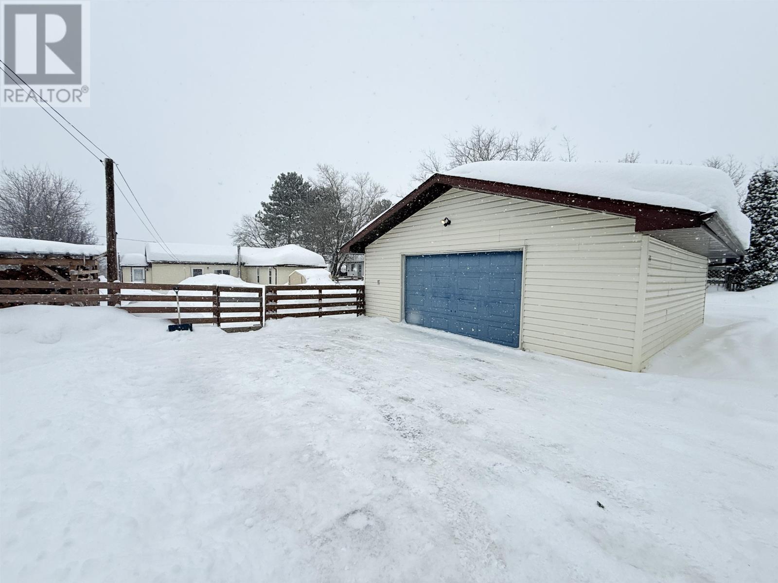 10 Queen St, Sioux Lookout, Ontario  P8T 1E8 - Photo 4 - TB2600585