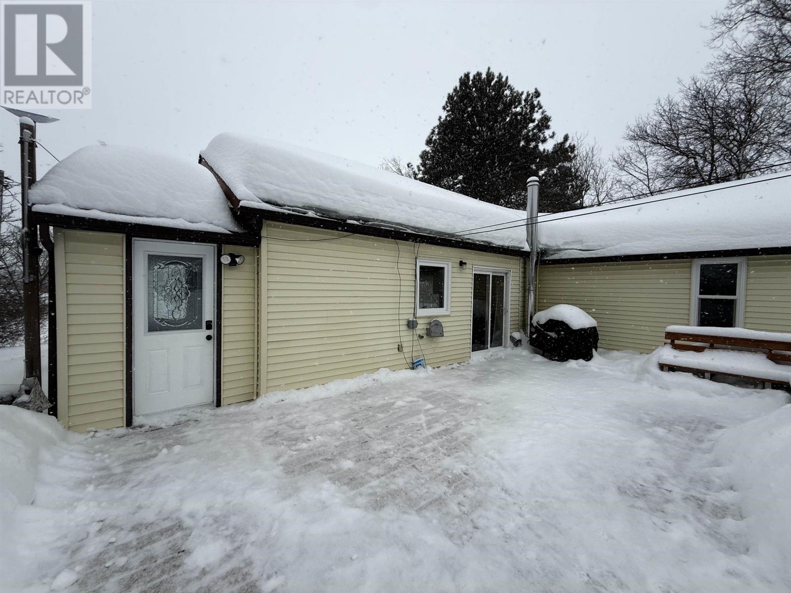 10 Queen St, Sioux Lookout, Ontario  P8T 1E8 - Photo 2 - TB2600585