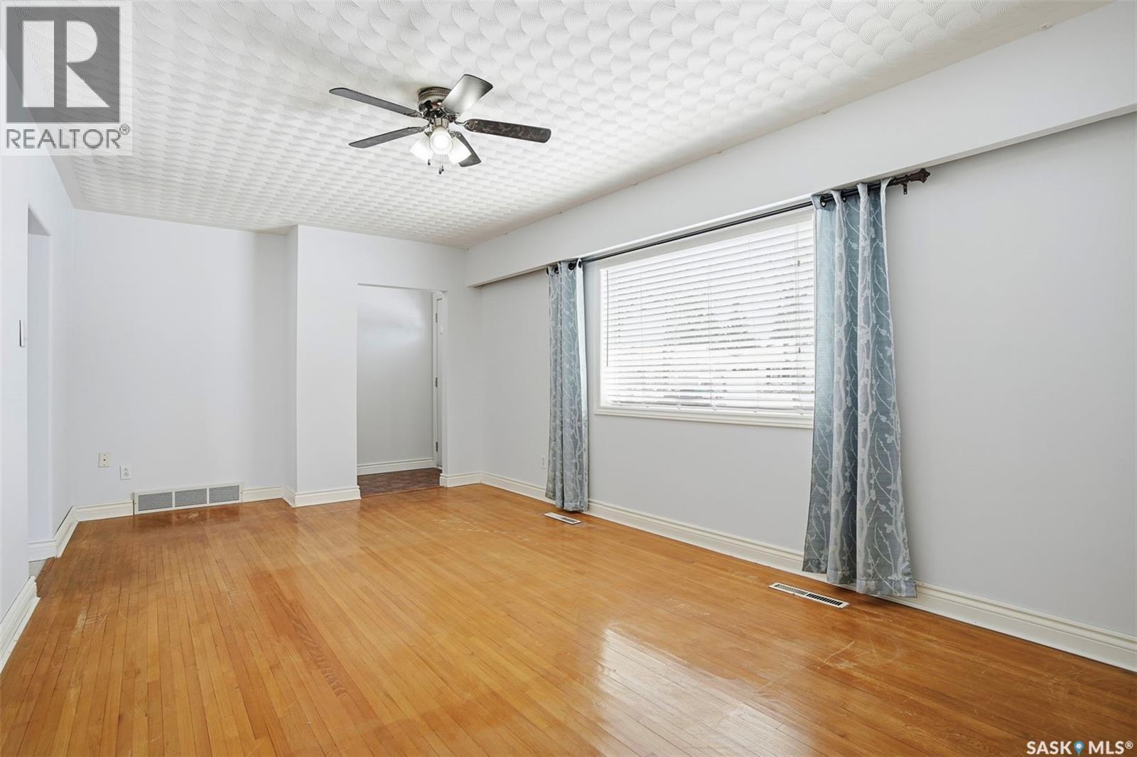 413 S Avenue N, Saskatoon, Saskatchewan  S7L 2Z9 - Photo 4 - SK031713