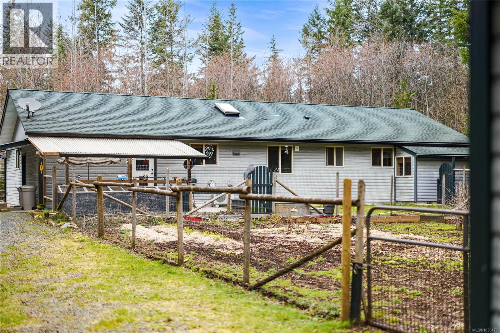 3917 Islak Rd, Black Creek, British Columbia  V9J 1Y9 - Photo 18 - 1030479