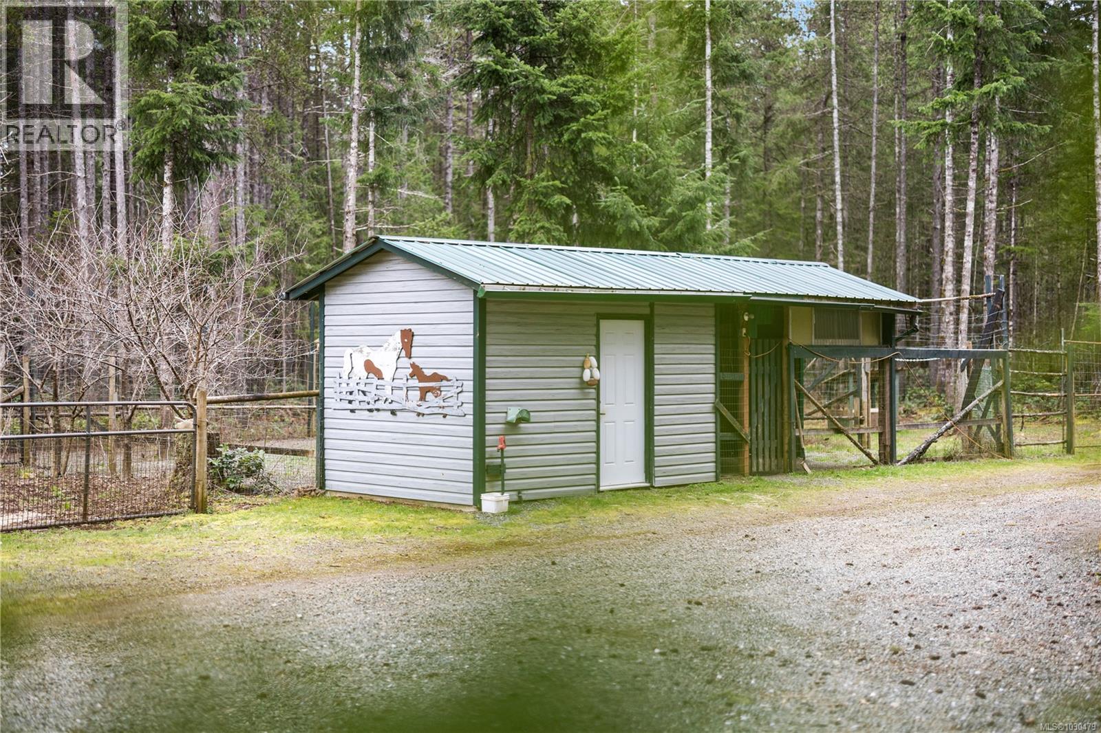 3917 Islak Rd, Black Creek, British Columbia  V9J 1Y9 - Photo 26 - 1030479