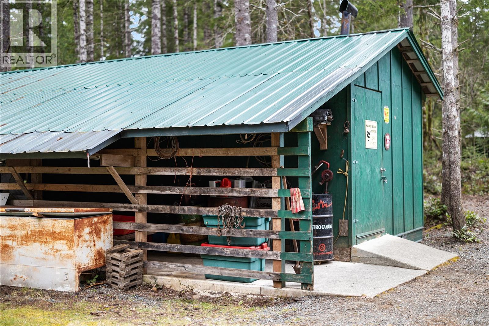 3917 Islak Rd, Black Creek, British Columbia  V9J 1Y9 - Photo 27 - 1030479