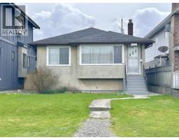 4472 TRIUMPH STREET, Burnaby, British Columbia