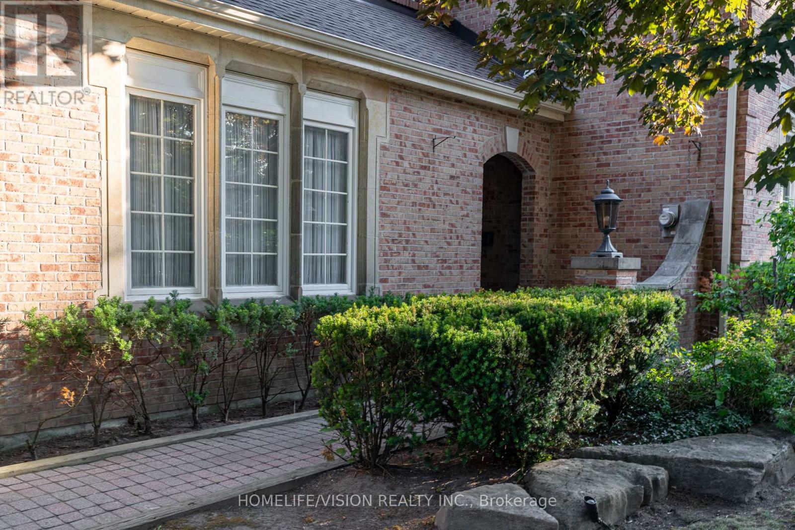 15 Daffodil Avenue, Markham, Ontario  L3T 1N2 - Photo 6 - N12945578