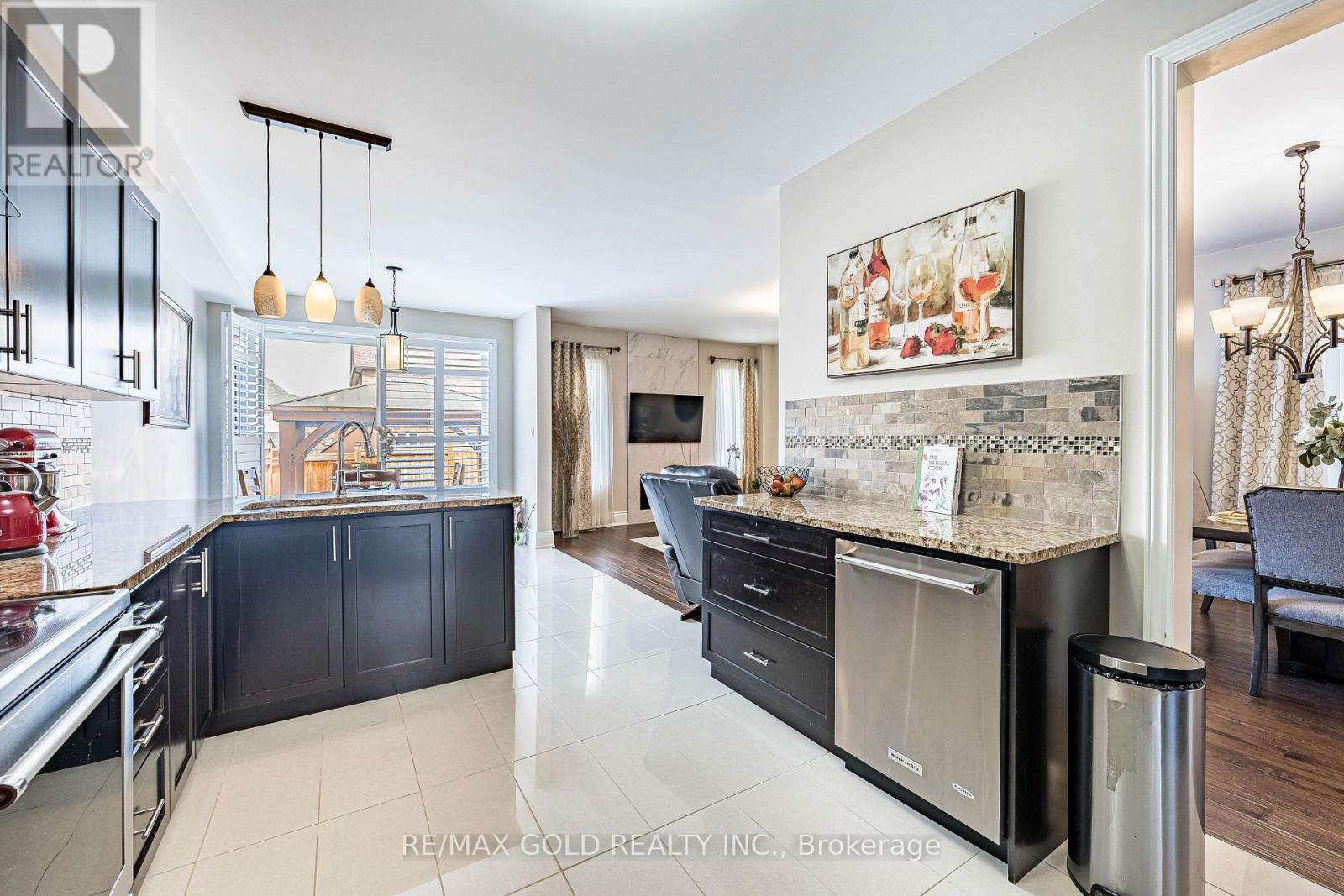 74 Walker Boulevard, New Tecumseth, Ontario  L9R 0N3 - Photo 21 - N12945734