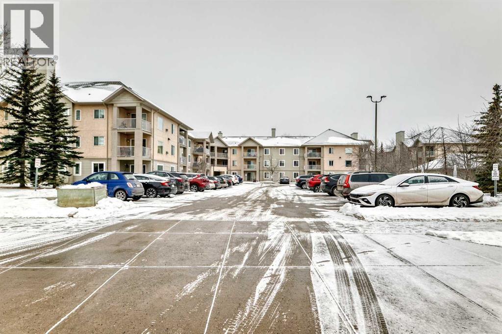 202, 1000 Citadel Meadow Point Nw, Calgary, Alberta  T3G 5N5 - Photo 3 - A2297543